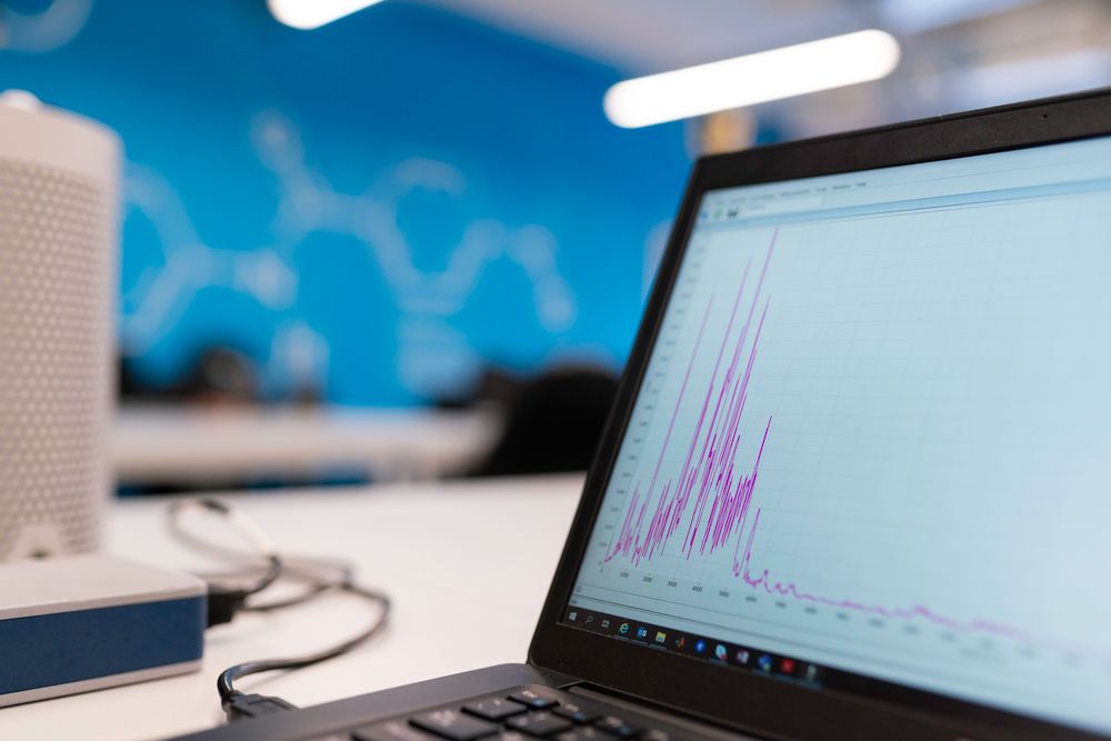 Growth graph on a laptop